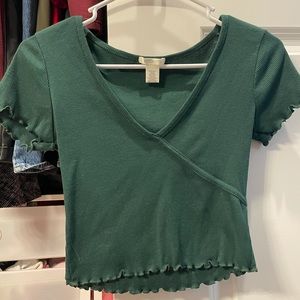 Forest green crop top, very flattering neckline